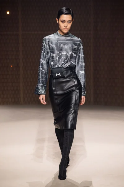 Look 19